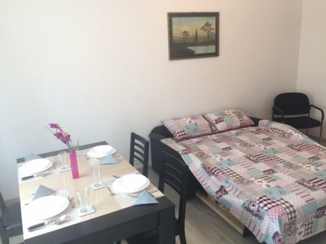 Garsoniera Simo Apartament Orszowa Zewnętrze zdjęcie
