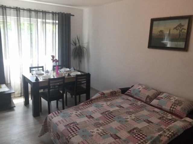 Garsoniera Simo Apartament Orszowa Zewnętrze zdjęcie
